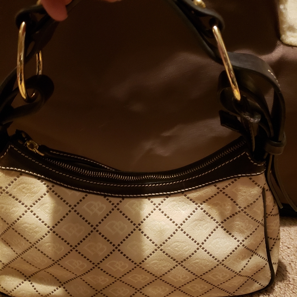 Dooney & Bourke